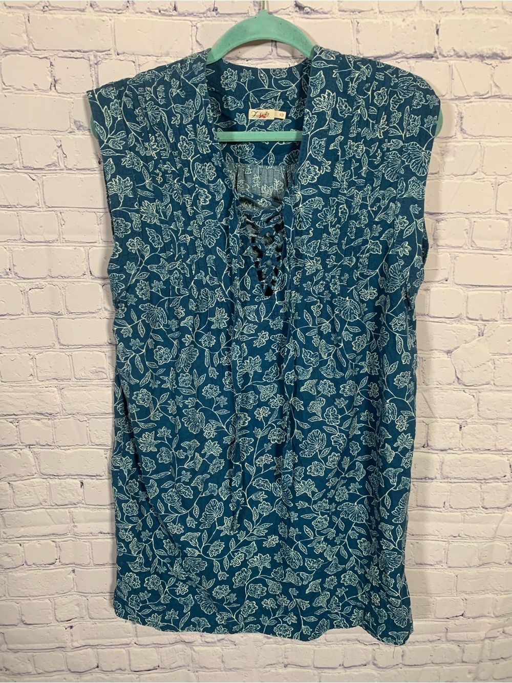 Faherty womens Cove Dress in Navy Floral Organic Size S Lightweight Sleeveless